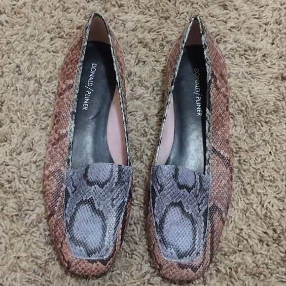 Donald Pliner Women's Deedee 7M Faux Snakeskin Pink/Purple Slip on Loafer Flats - Picture 2 of 12